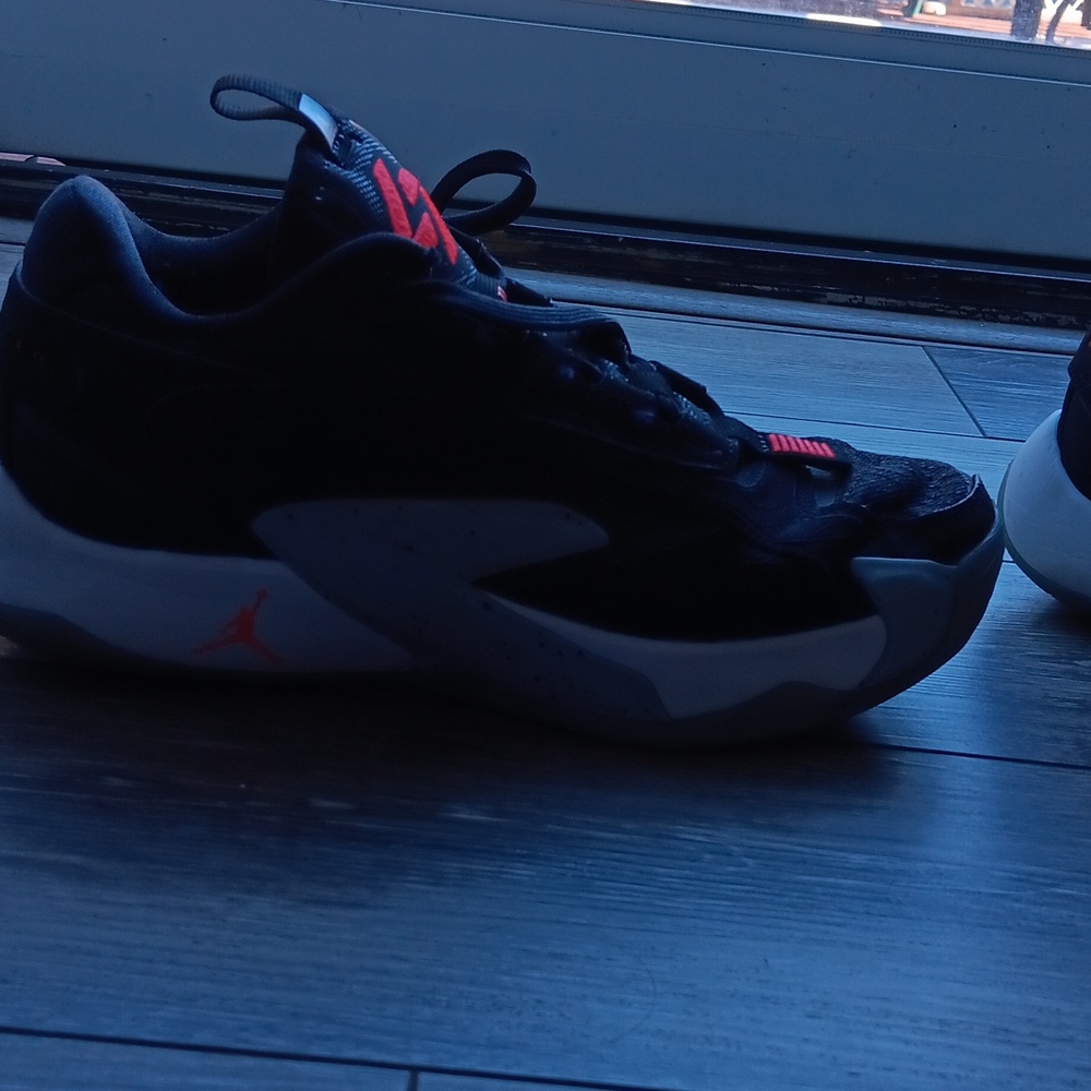 Shoes - Picture 3 of 5